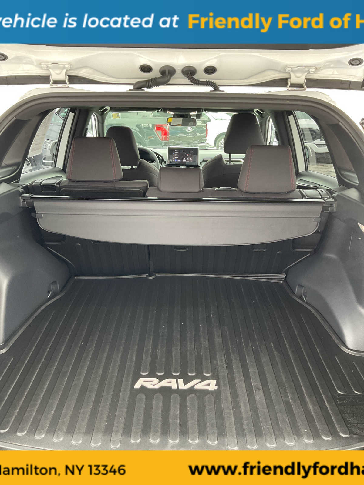 Used 2024 Toyota RAV4 SE w/ Weather & Moonroof Package image 33