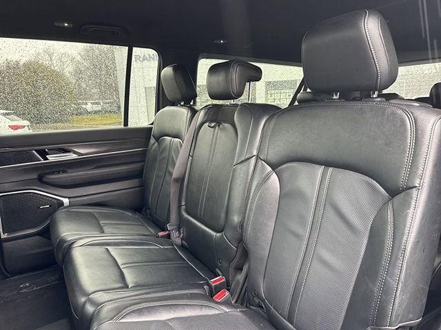 Used 2024 Jeep Wagoneer L Series II w/ Flexible Seating Group image 10