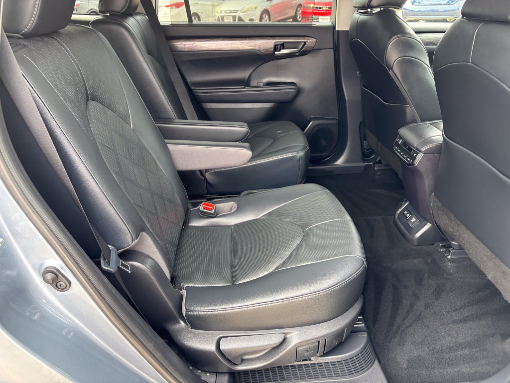 Certified 2021 Toyota Highlander Platinum AWD/4WD image 50