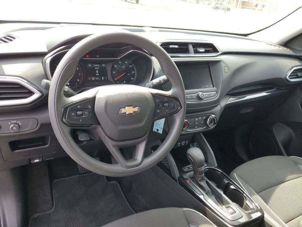 Used 2023 Chevrolet TrailBlazer LS image 6