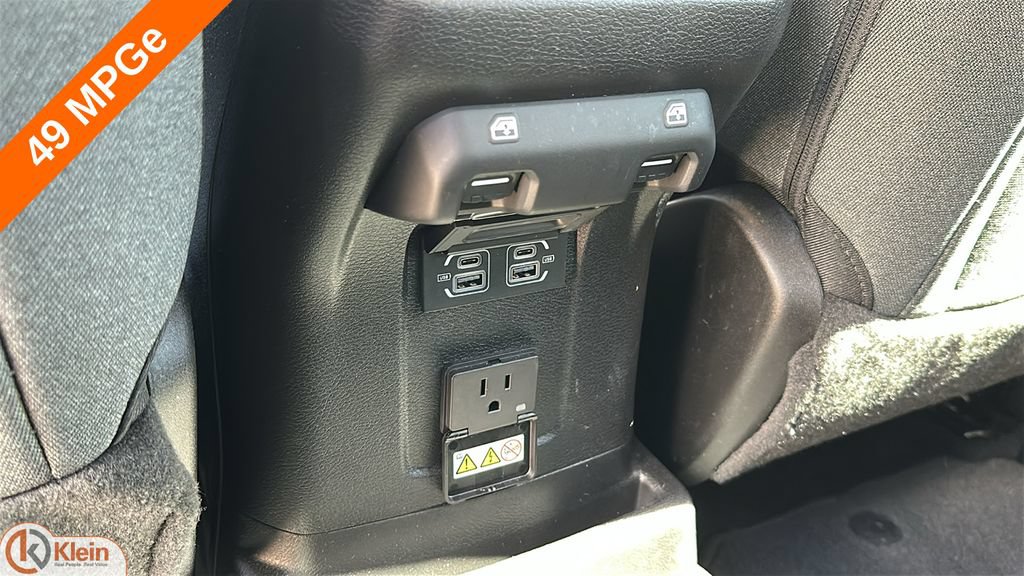 Used 2025 Jeep Wrangler Unlimited Sahara AWD/4WD image 27