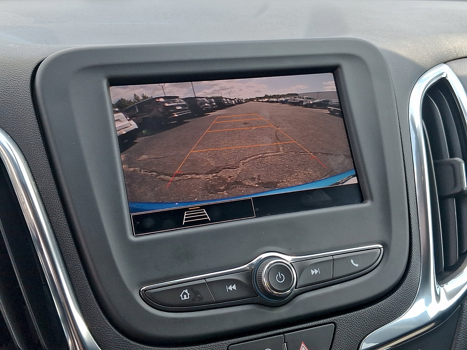 Certified 2024 Chevrolet Equinox LT FWD image 17