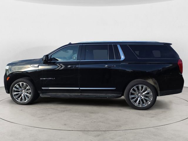 Used 2024 GMC Yukon XL Denali w/ Advanced Technology Package image 2