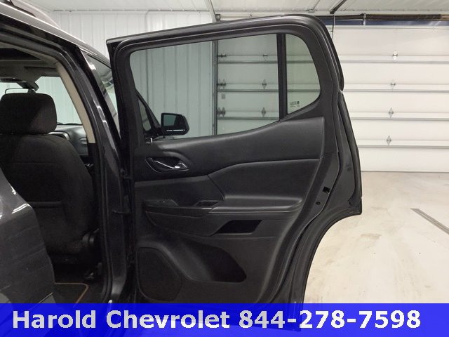 Used 2017 GMC Acadia SLE image 8