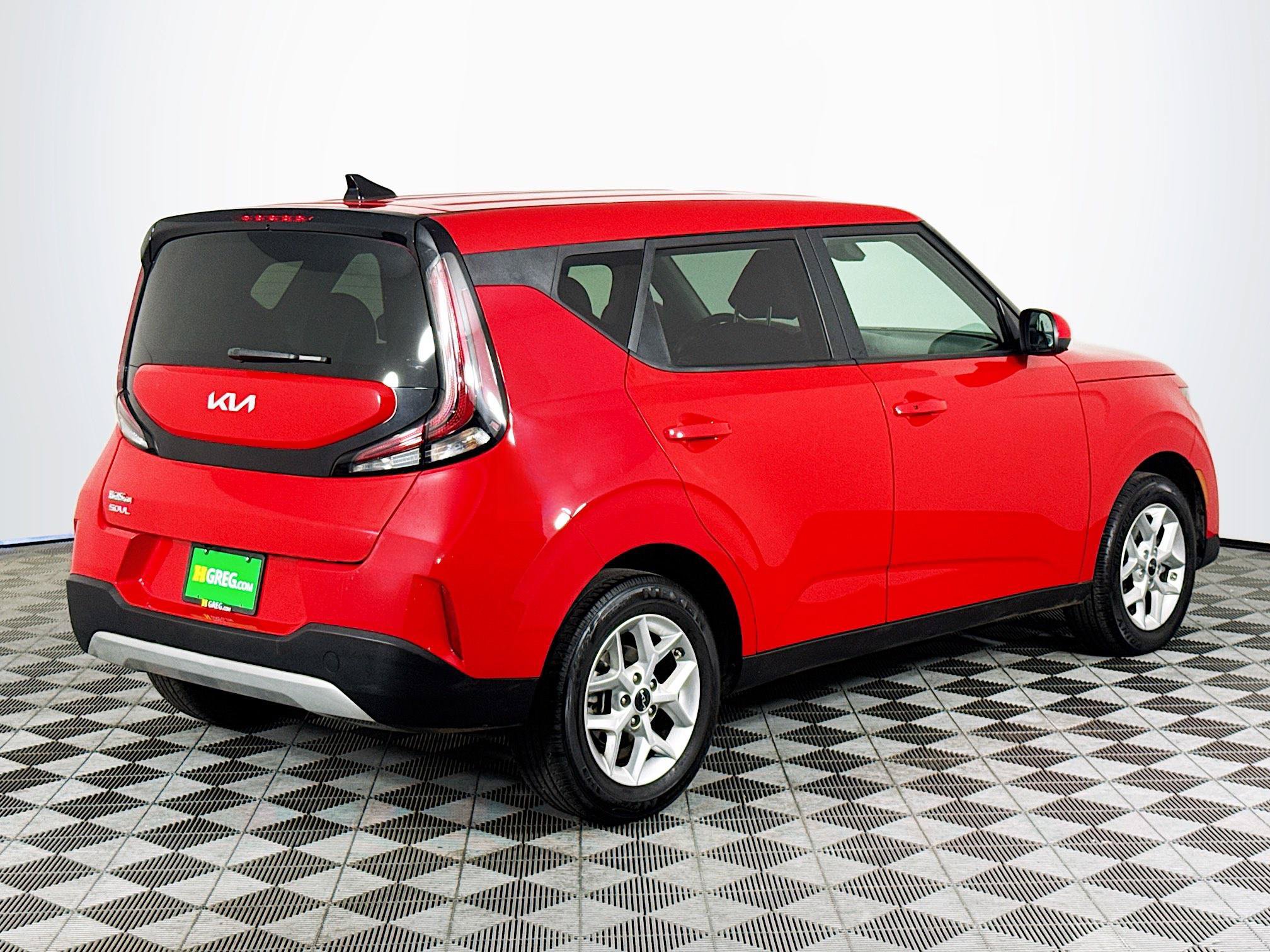 Used 2025 Kia Soul S FWD image 8
