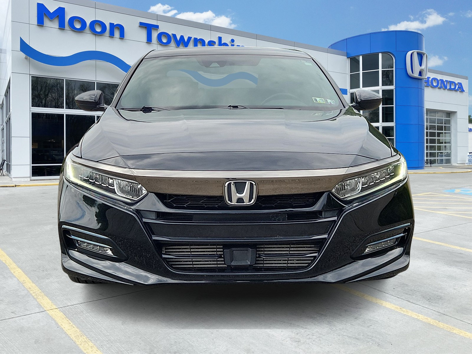 Used 2018 Honda Accord Sport image 2