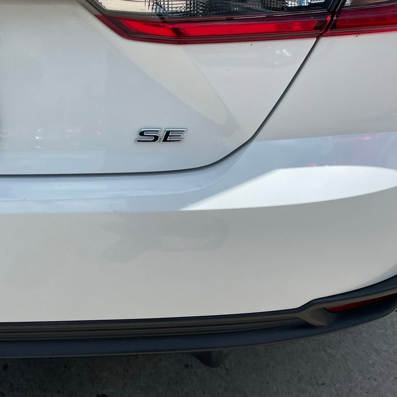 Used 2025 Toyota Camry SE FWD image 6