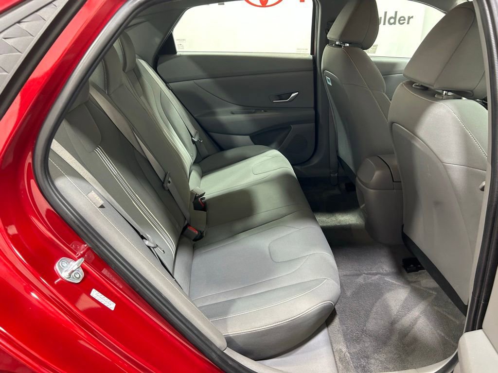 Used 2024 Hyundai Elantra SEL image 13