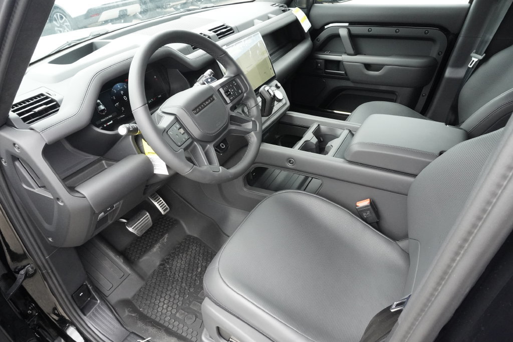 New 2026 Land Rover Defender 110 OCTA AWD/4WD image 18