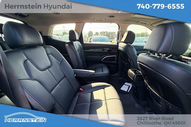 Used 2024 Kia Telluride EX w/ EX Captain's Chair Package AWD/4WD image 28