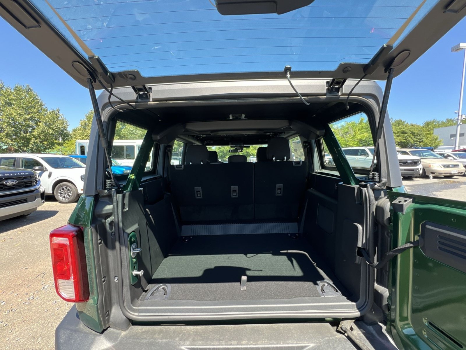New 2025 Ford Bronco 4-Door AWD/4WD image 32