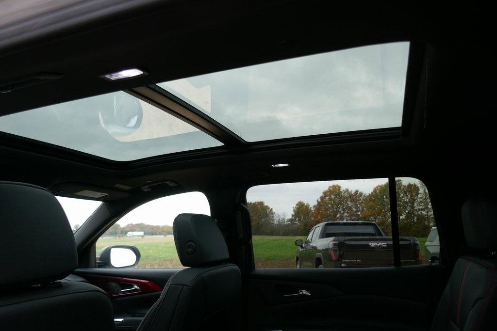 New 2026 Chevrolet Traverse RS image 19