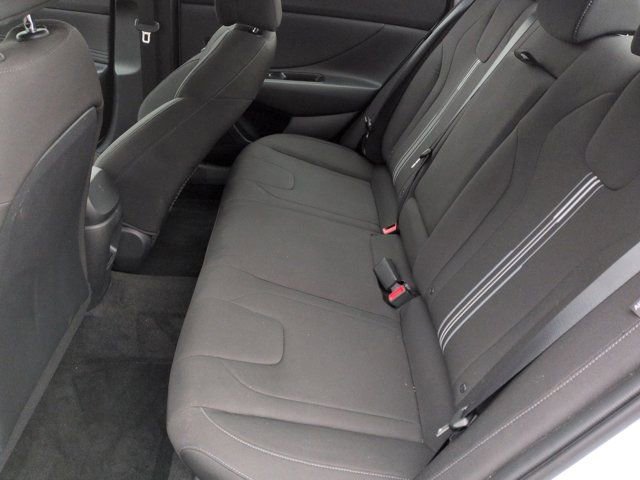 Used 2024 Hyundai Elantra SEL w/ Convenience Package image 16