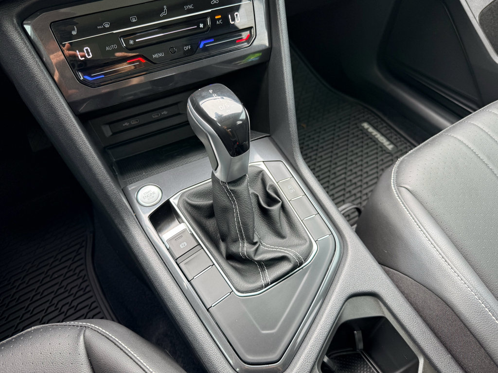Used 2022 Volkswagen Tiguan SE w/ Panoramic Sunroof Package FWD image 21