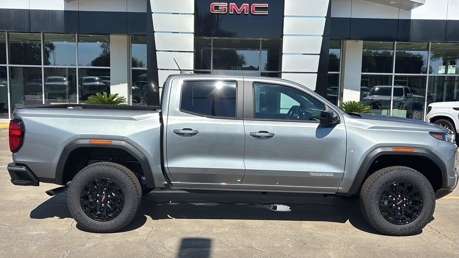 New 2026 GMC Canyon Elevation w/ Convenience Package RWD image 9