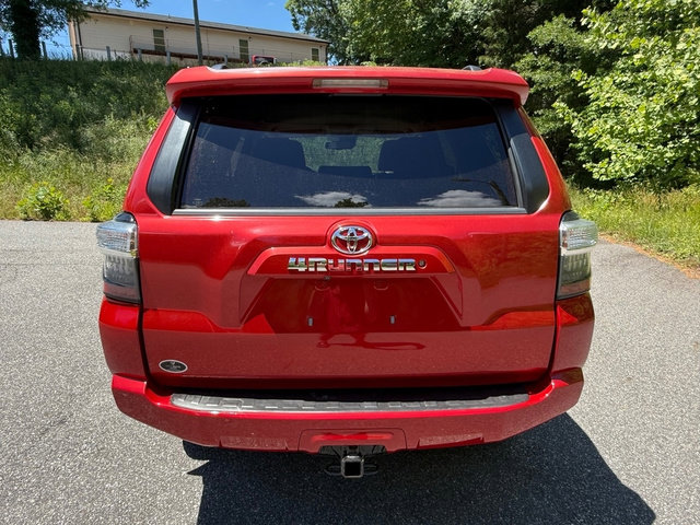 Used 2020 Toyota 4Runner SR5 AWD/4WD image 7
