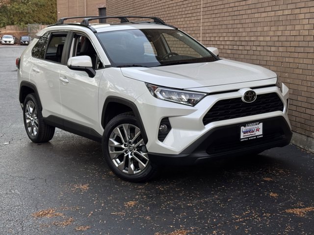 Used 2021 Toyota RAV4 XLE Premium image 35