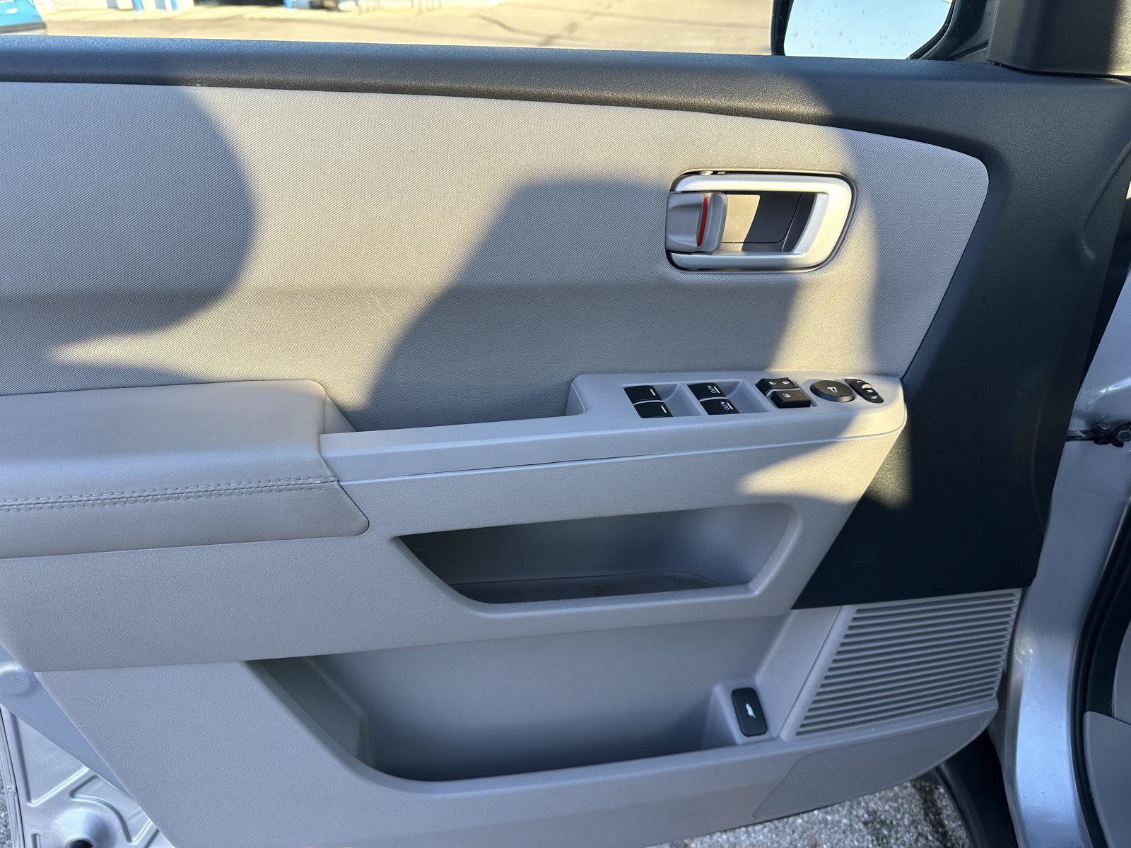 Used 2011 Honda Pilot LX image 12