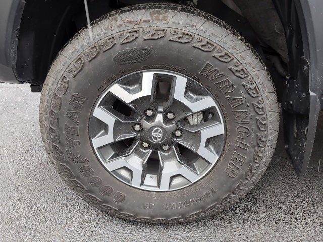 Used 2023 Toyota Tacoma TRD Off-Road image 10