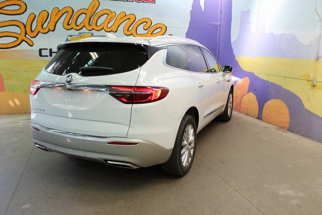 Used 2021 Buick Enclave Essence image 8