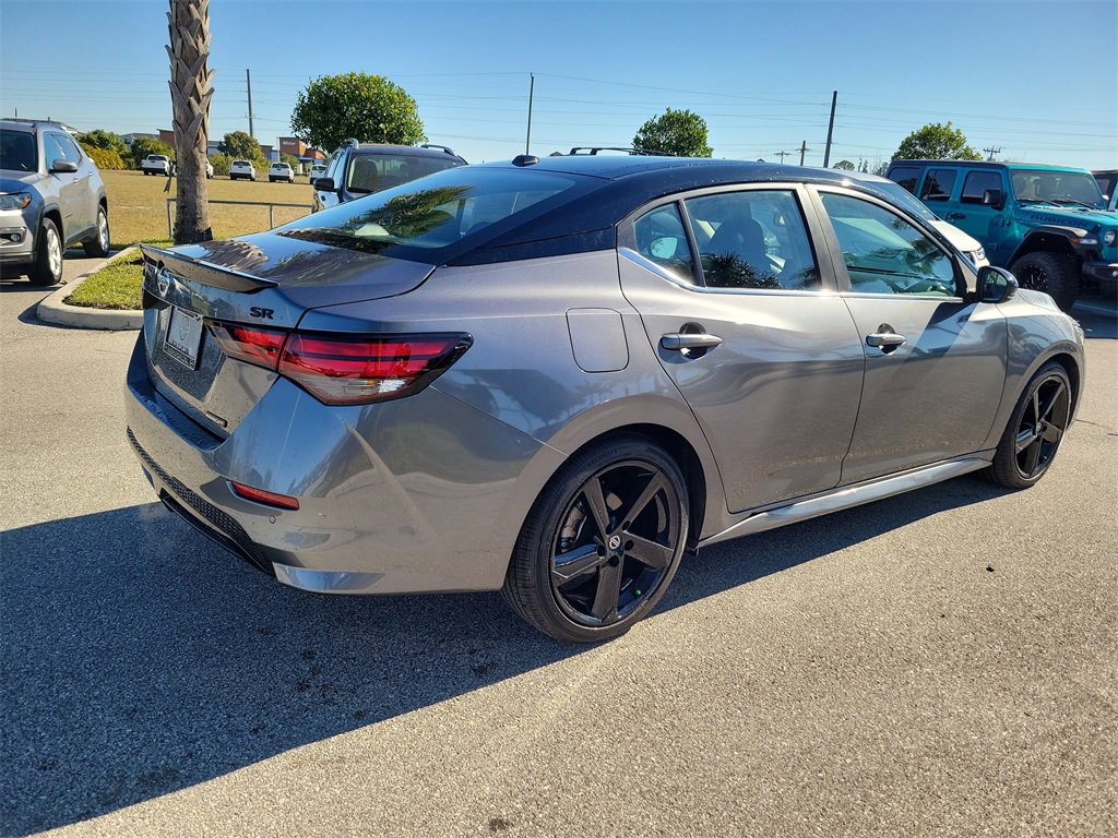 Used 2023 Nissan Sentra SR w/ Midnight Edition Package image 4