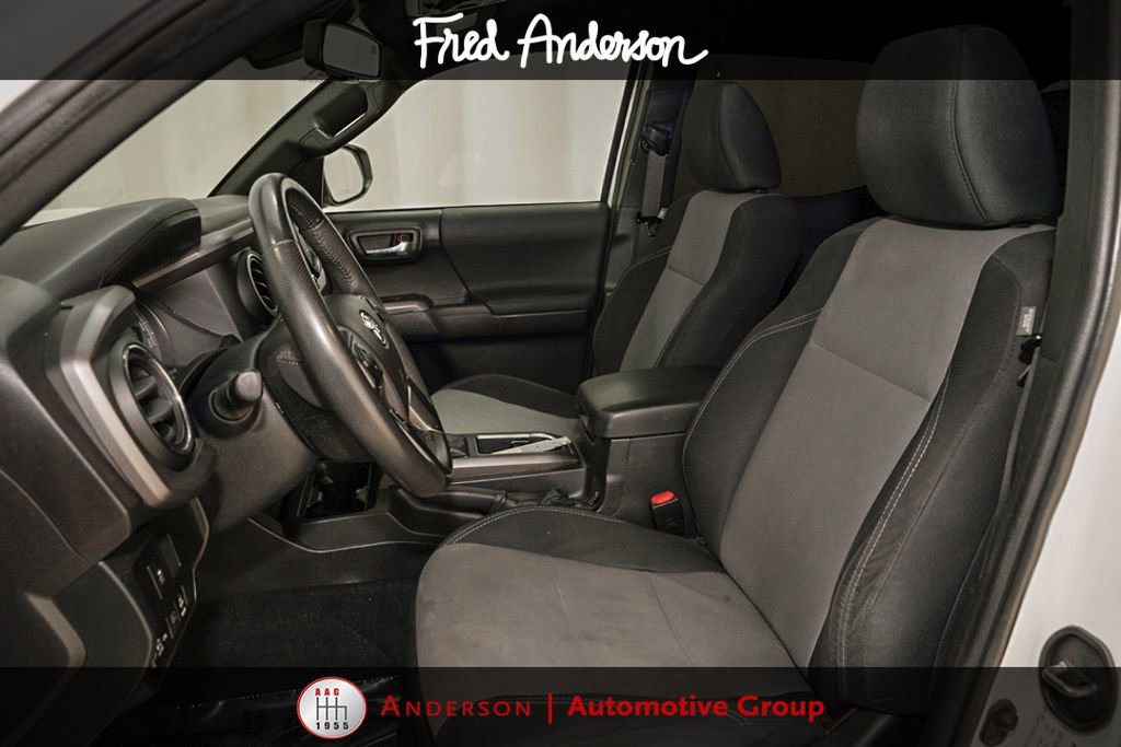 Used 2021 Toyota Tacoma TRD Off-Road AWD/4WD image 9