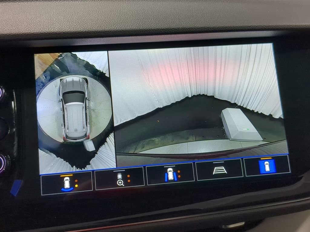 Used 2023 Buick Envision Avenir image 29