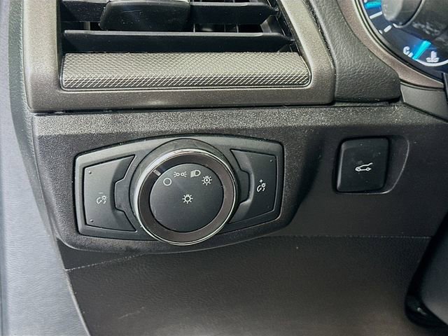 Used 2017 Ford Fusion SE image 10