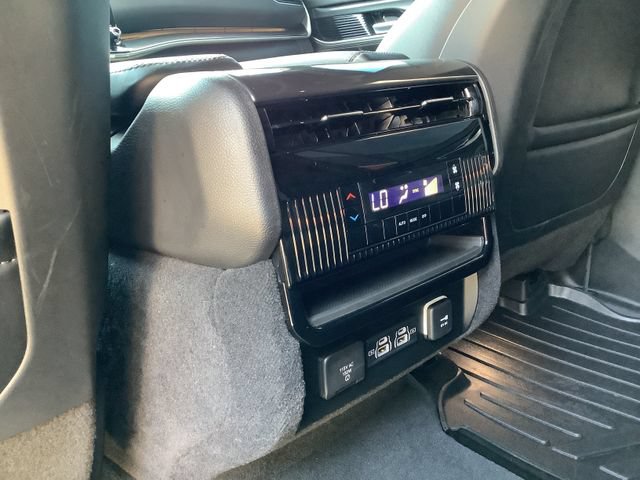 Used 2024 Jeep Wagoneer L 4WD w/ Premium Group I image 29