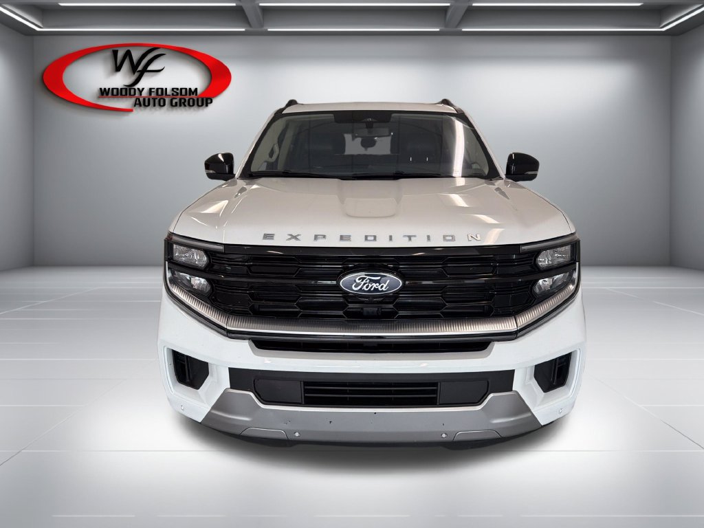 Used 2025 Ford Expedition Platinum AWD/4WD image 2