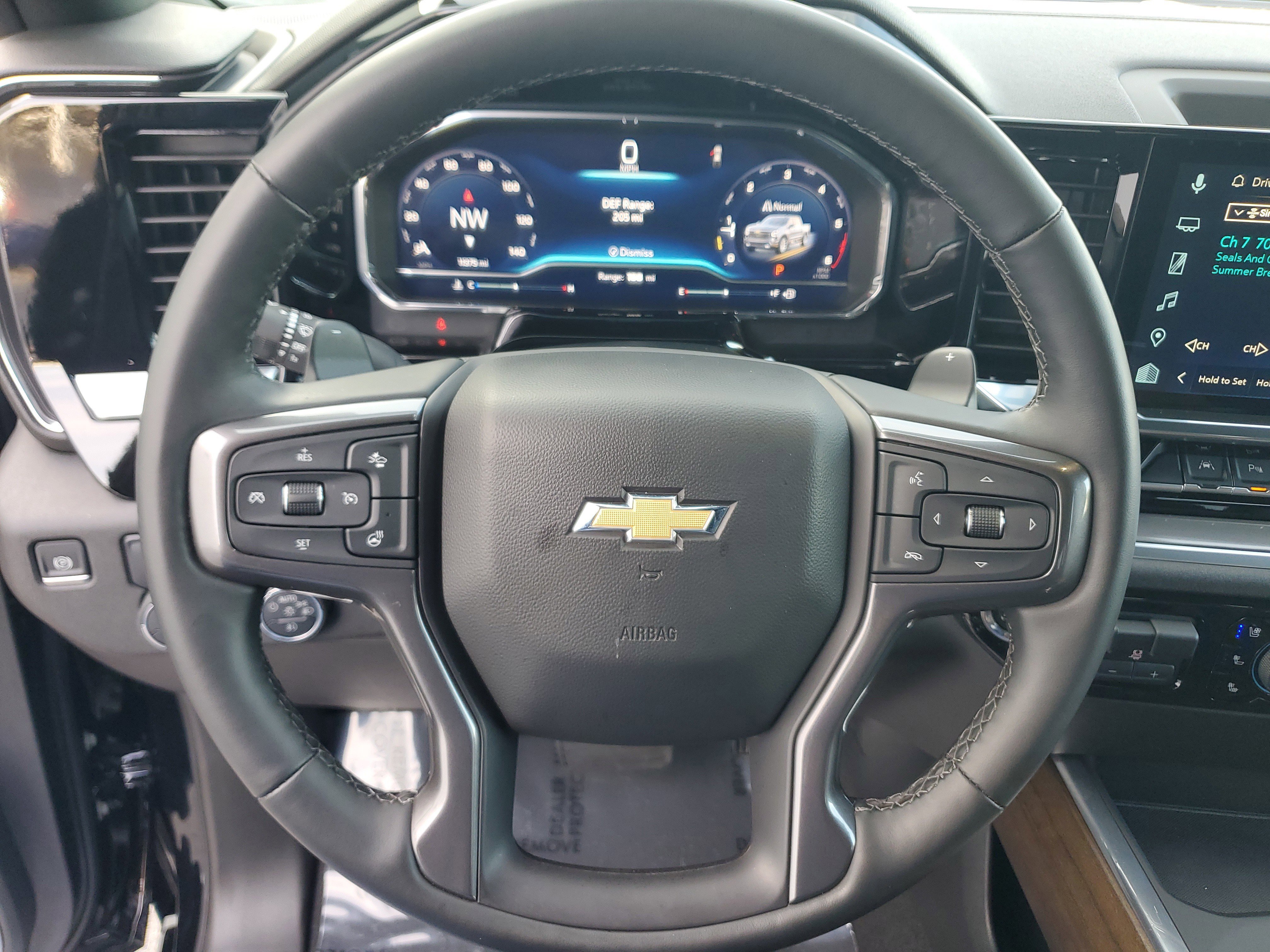 Used 2025 Chevrolet Silverado 1500 High Country image 25