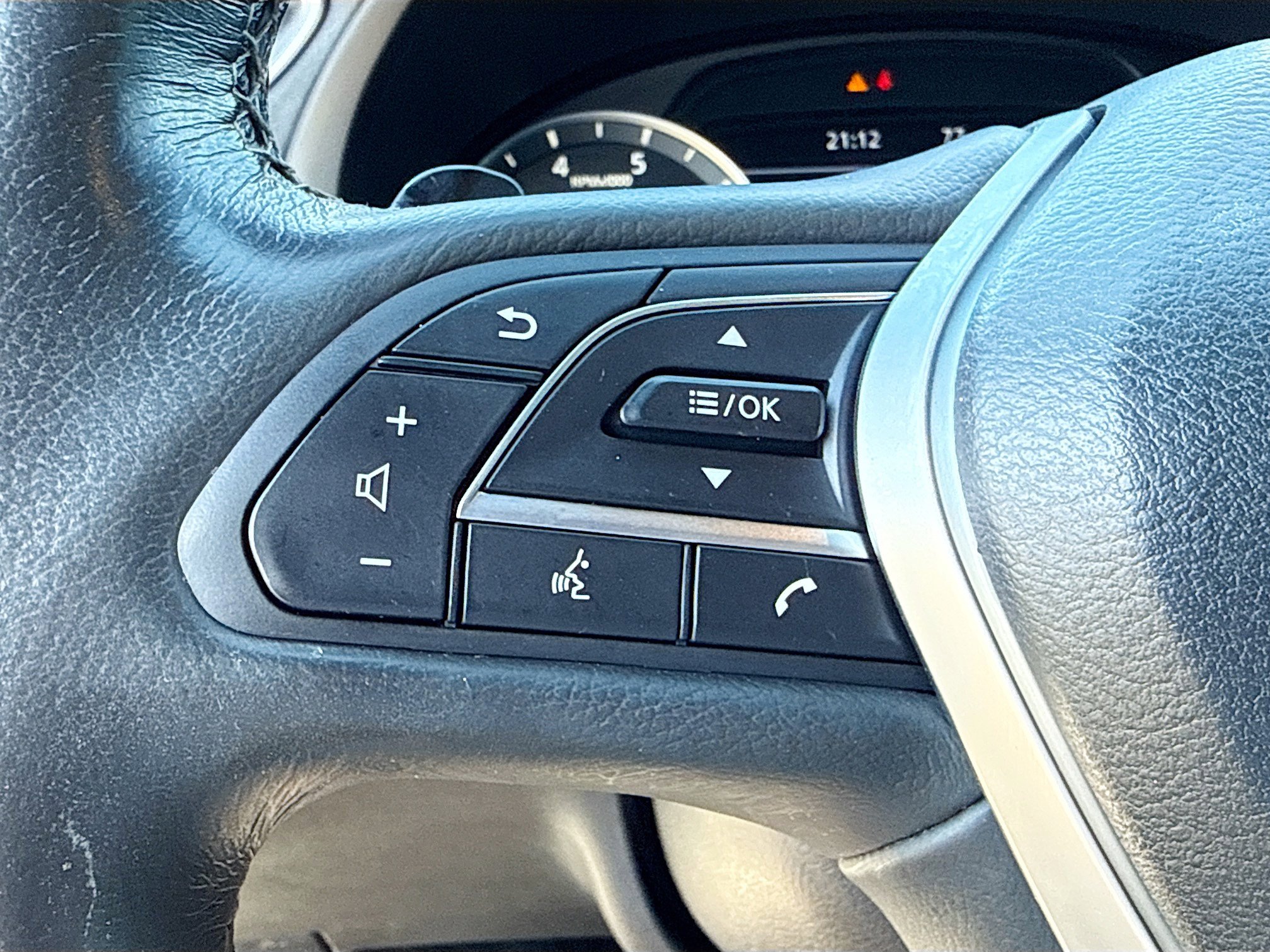 Used 2022 INFINITI QX55 Luxe w/ Cargo Package AWD/4WD image 38