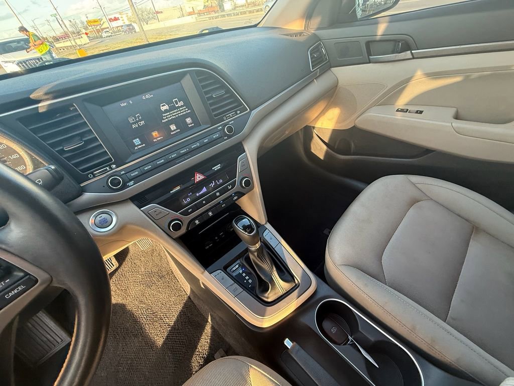 Used 2017 Hyundai Elantra Value Edition image 15