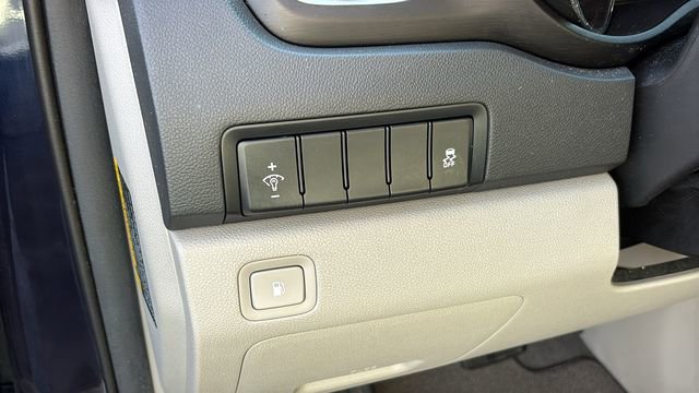 Used 2021 Kia Sedona LX FWD image 13