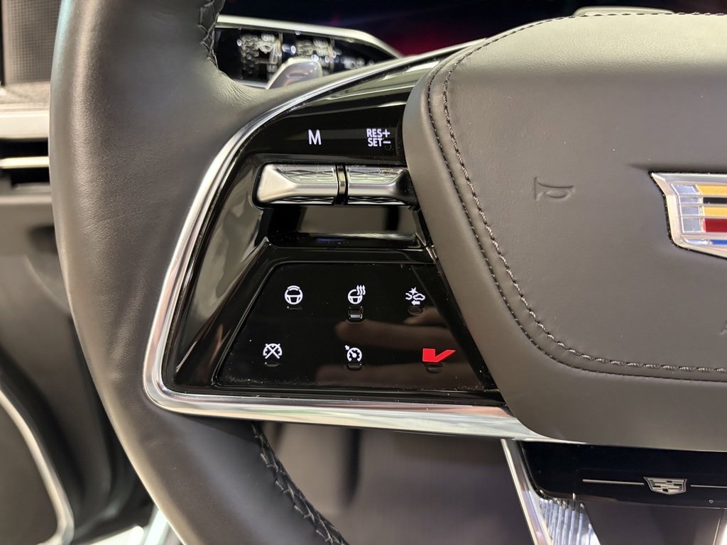 Used 2025 Cadillac Escalade ESV V image 20