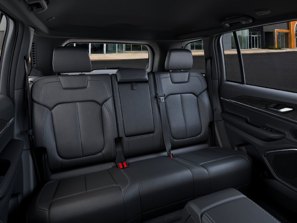 New 2027 Jeep Grand Cherokee Limited AWD/4WD image 15