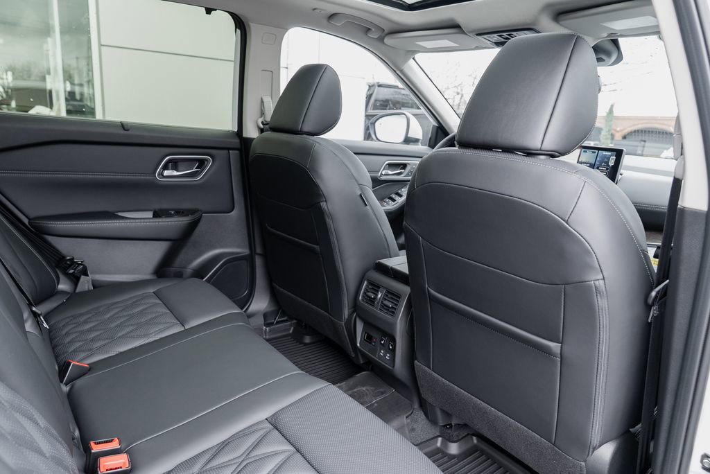 New 2026 Nissan Rogue Platinum image 26