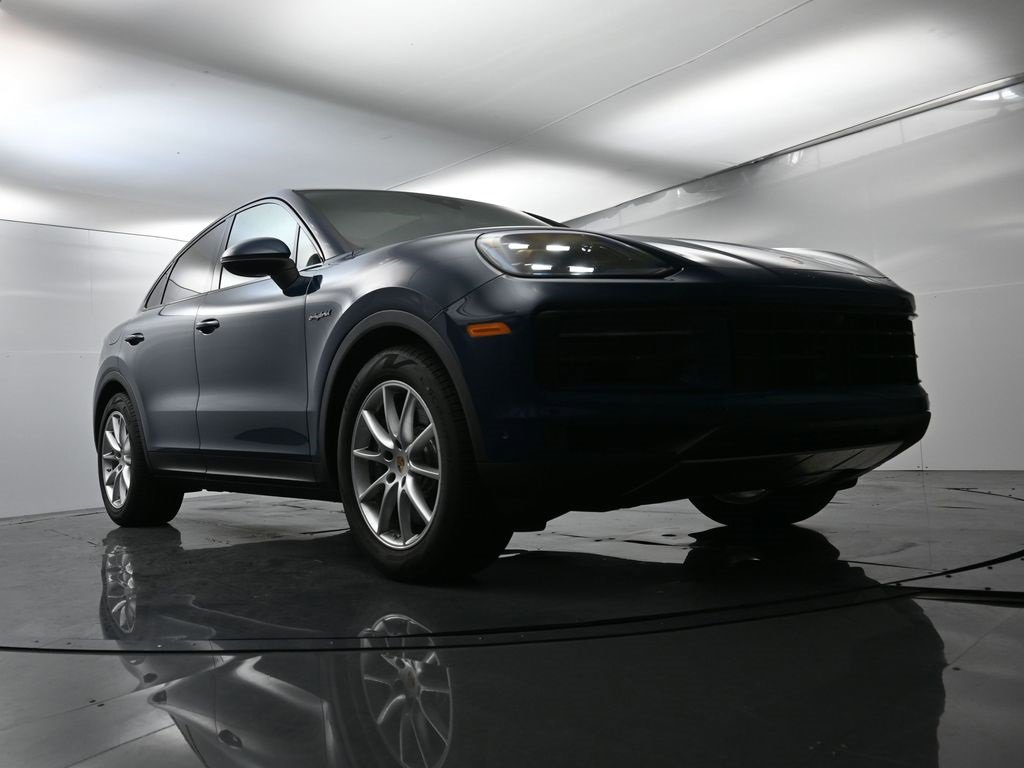Used 2025 Porsche Cayenne image 57