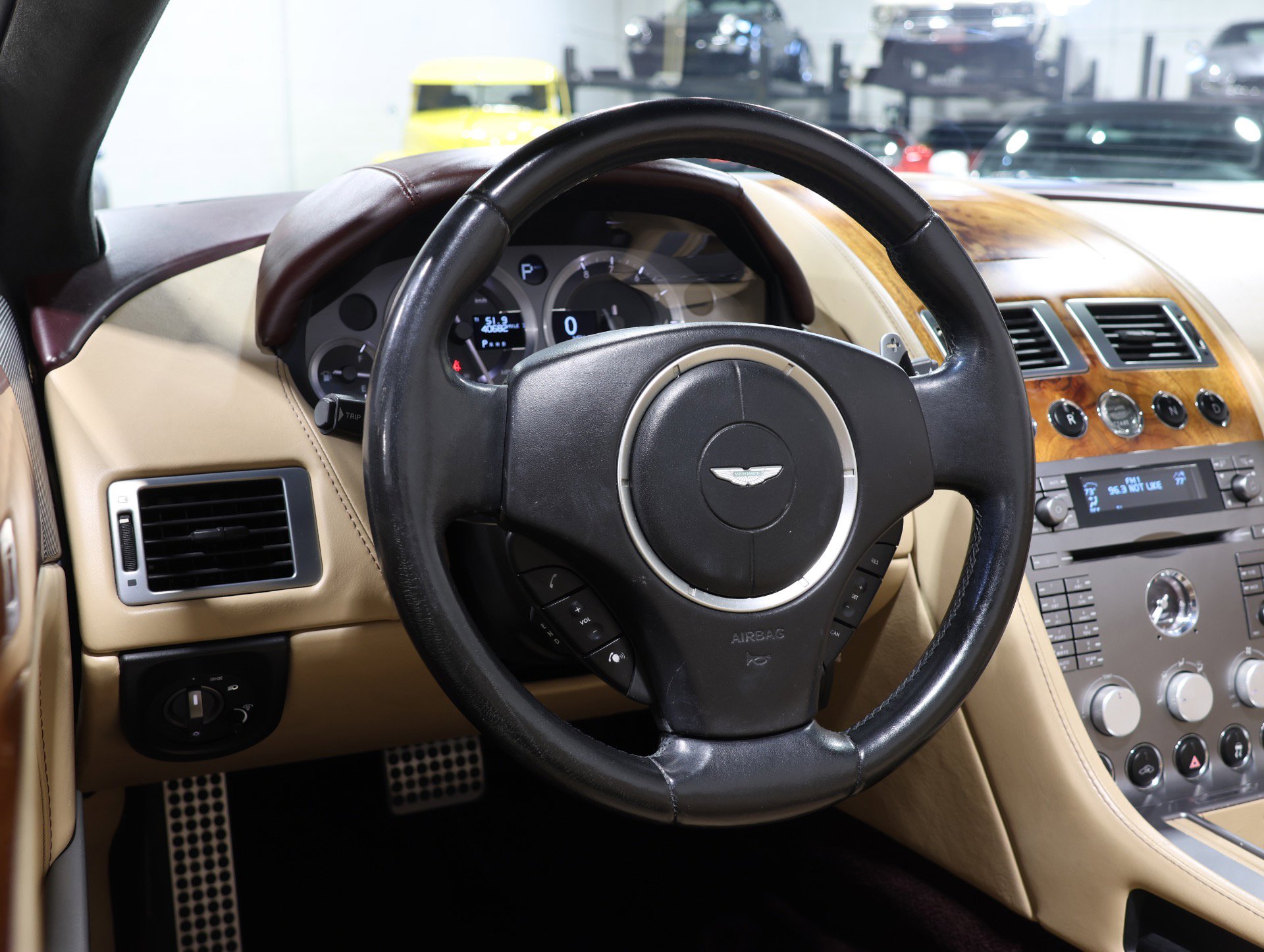 Used 2006 Aston Martin DB9 Volante RWD image 44
