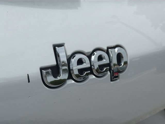 Used 2022 Jeep Grand Cherokee L Limited AWD/4WD image 9