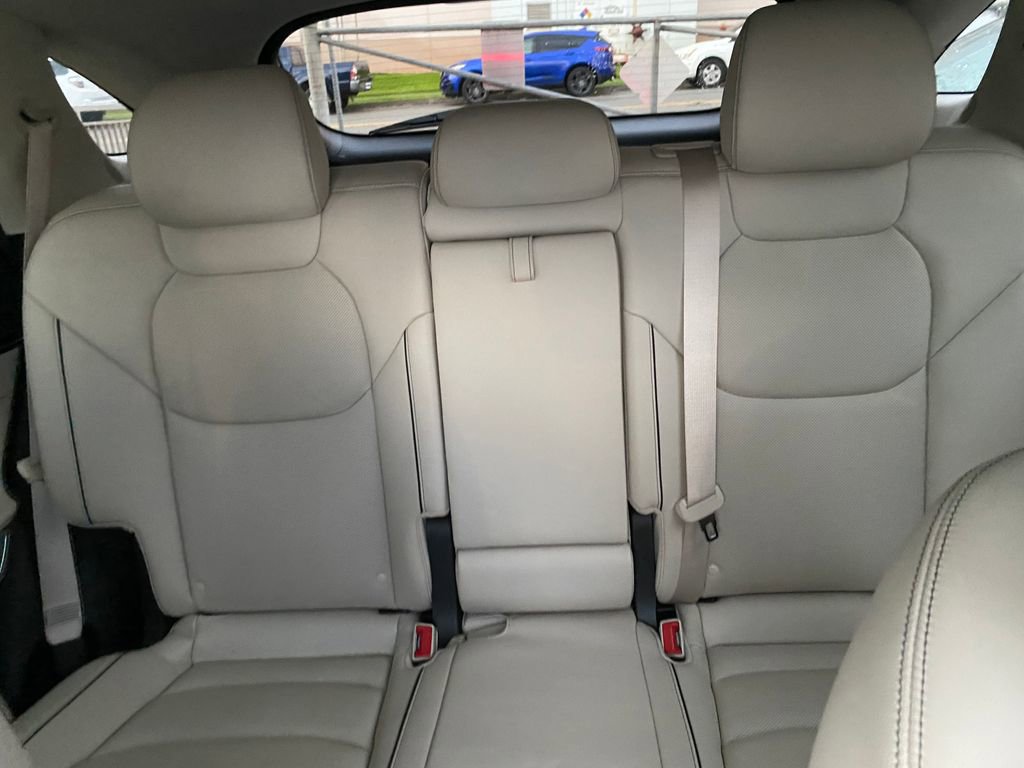 Certified 2022 Genesis GV70 2.5T w/ Advanced Package image 18