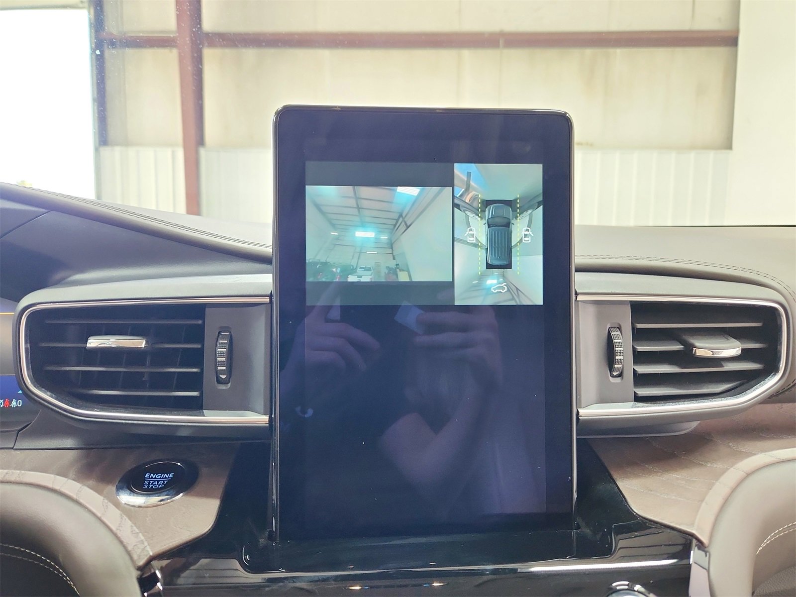 Used 2023 Ford Explorer Platinum w/ Technology Package image 31