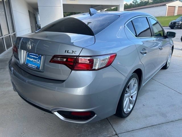 Used 2017 Acura ILX FWD image 2