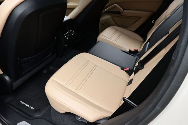 Certified 2025 Porsche Cayenne Coupe AWD/4WD image 15