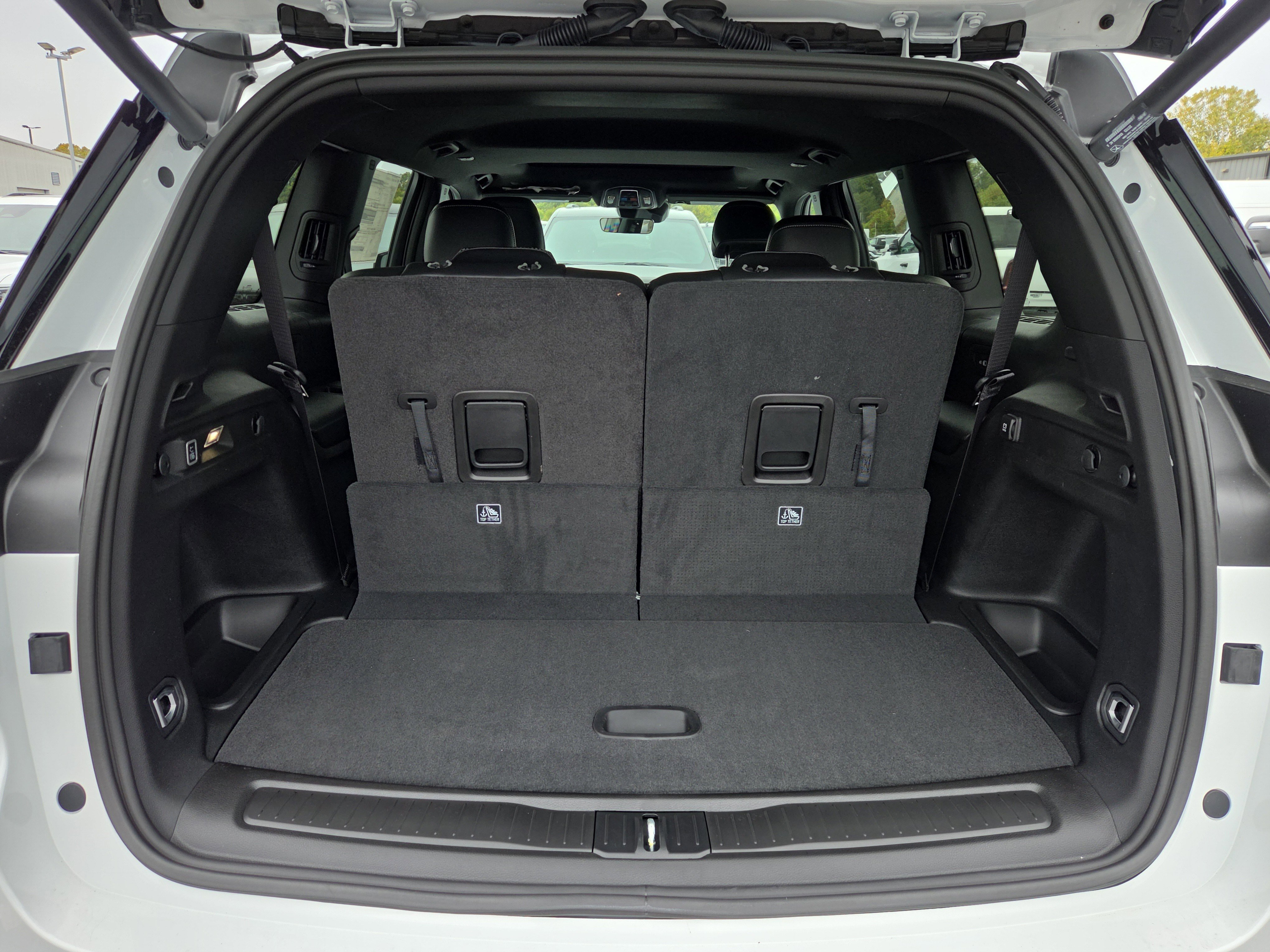 New 2025 Jeep Grand Cherokee L Altitude image 9