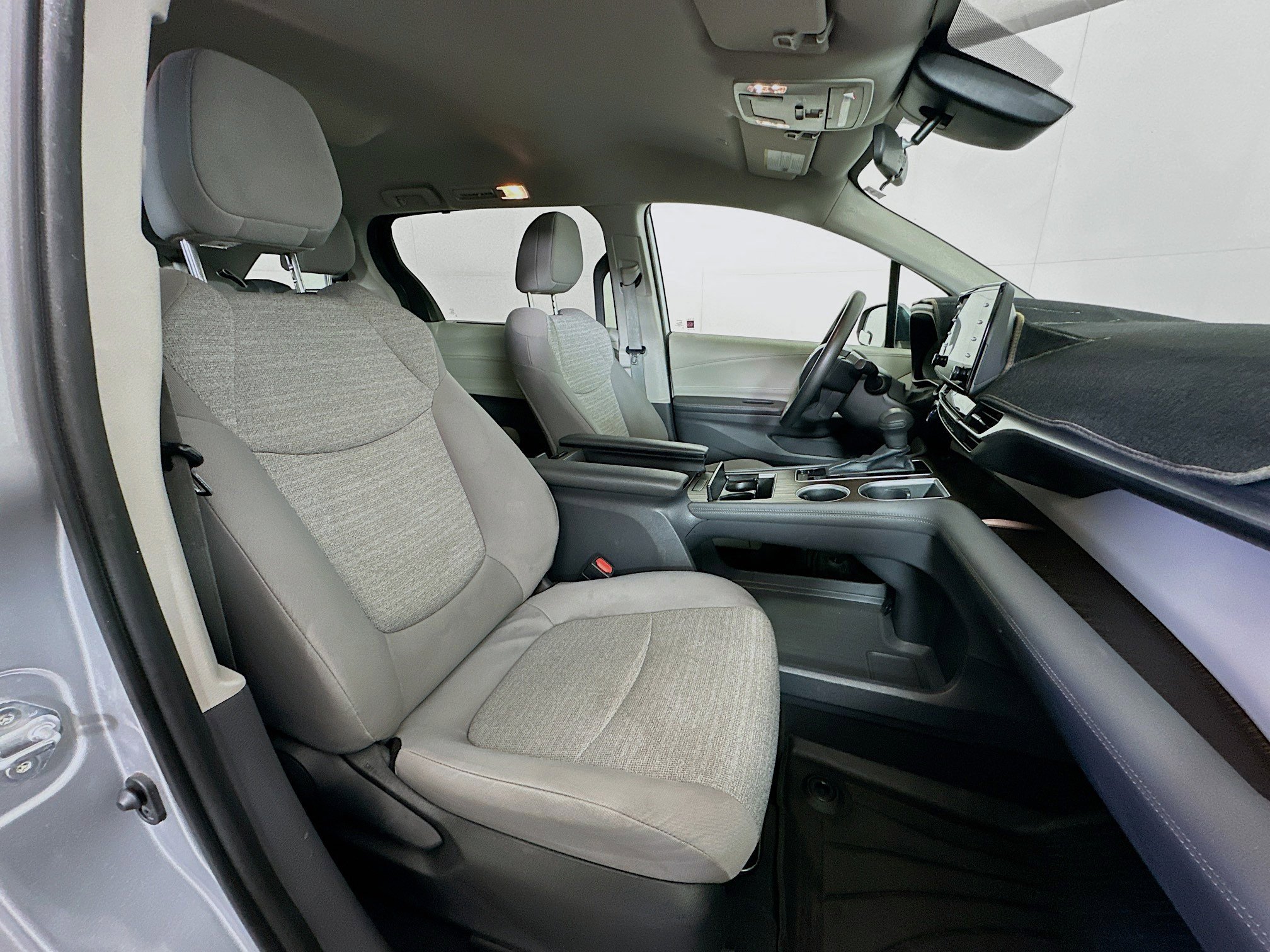 Used 2022 Toyota Sienna LE FWD image 30
