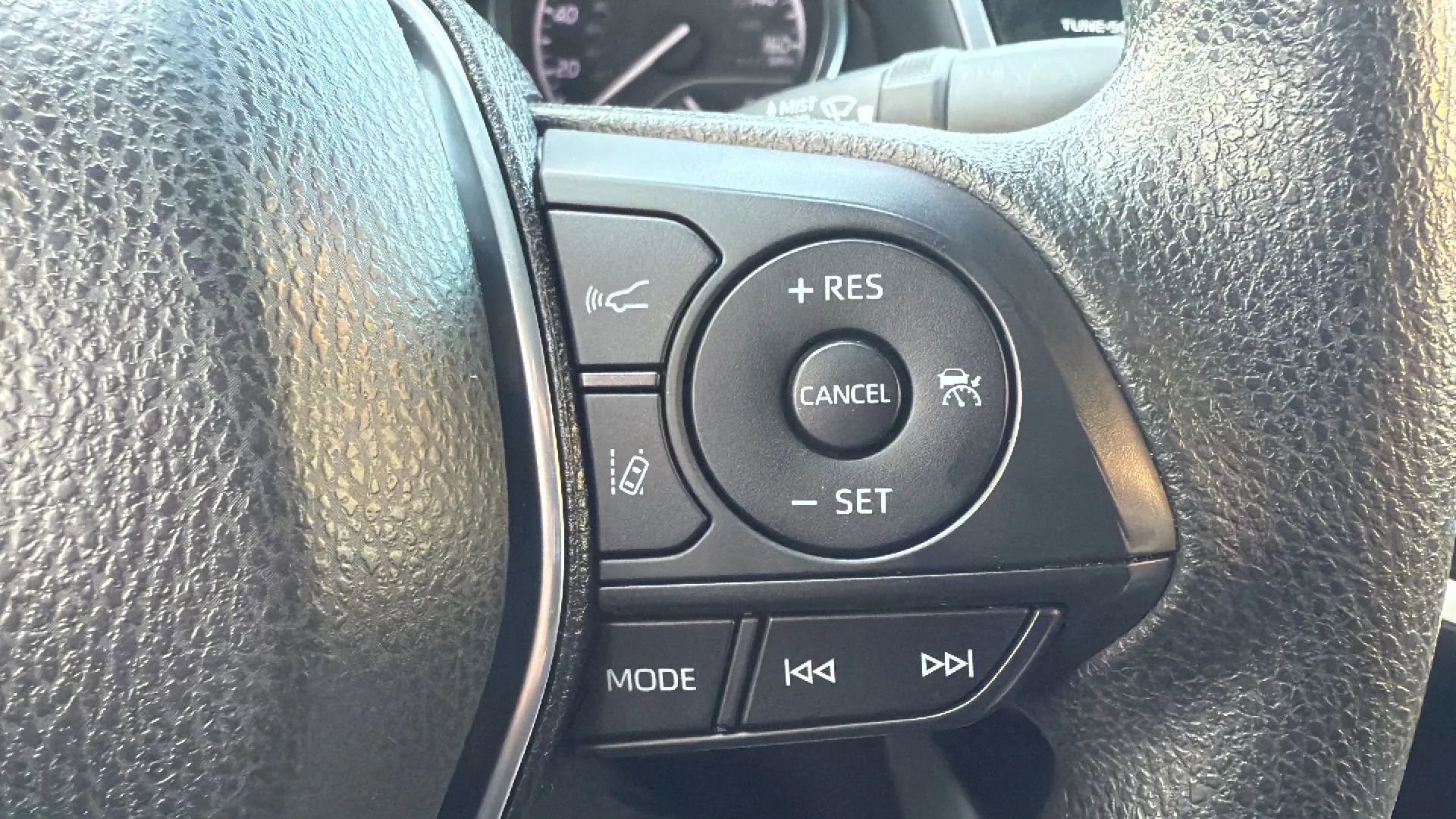 Used 2020 Toyota Camry LE image 11