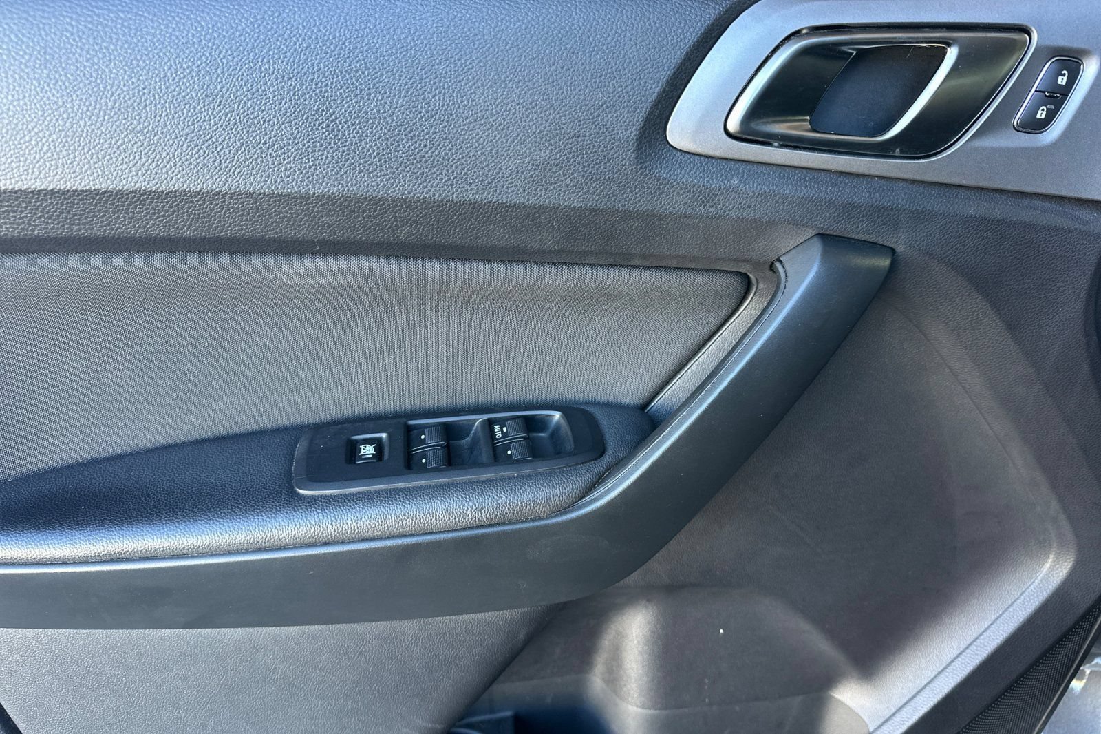 Used 2020 Ford Ranger XLT w/ Equipment Group 301A Mid RWD image 10
