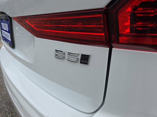 Certified 2023 Volvo XC60 B5 Ultimate w/ Climate Package image 6