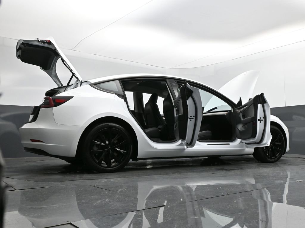 Used 2023 Tesla Model 3 Standard Range image 38